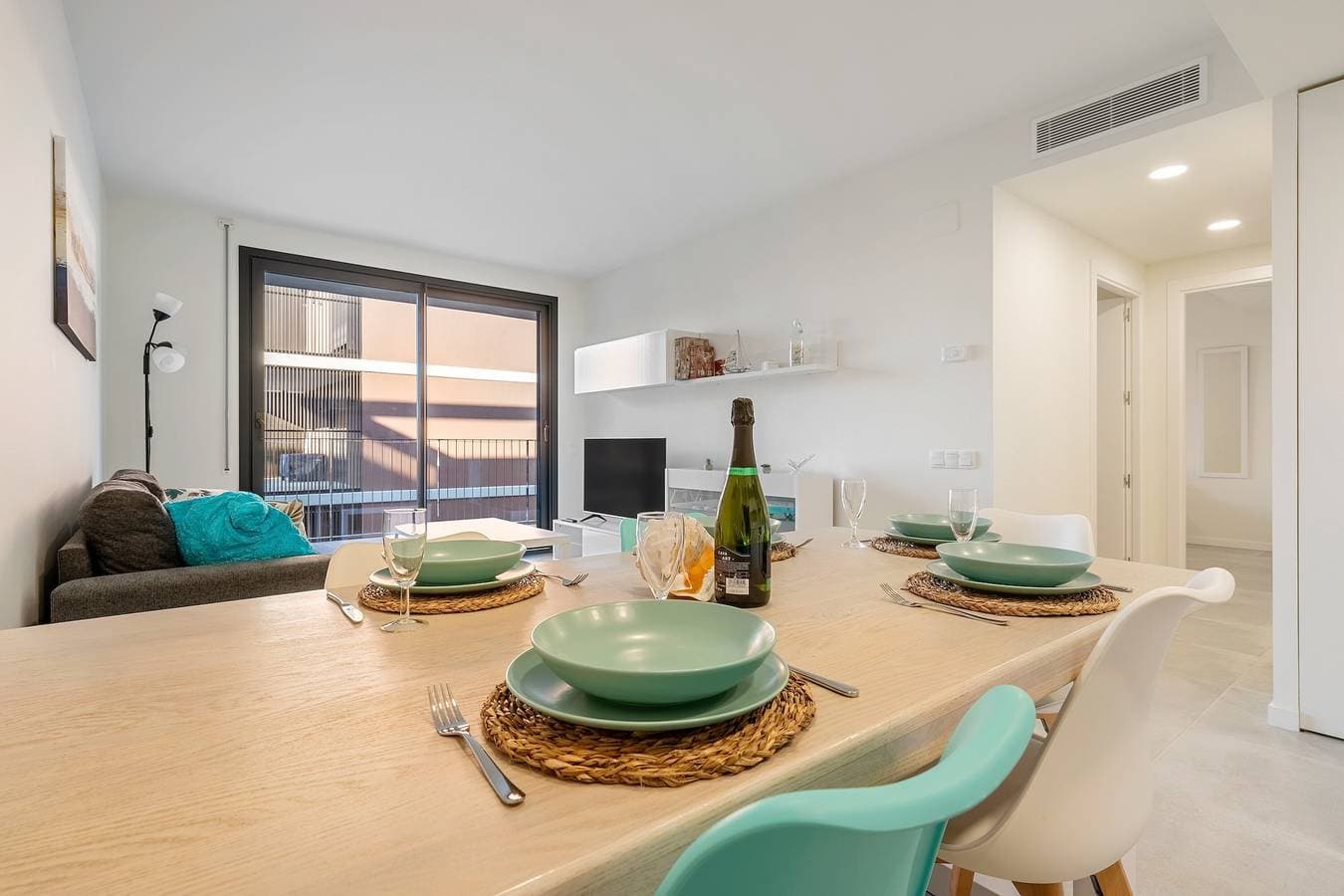 Foto 12 von 26: Ferienwohnung 'Costa Dorada Perle' mit Meerblick, Gemeinschaftspool und Klimaanlage