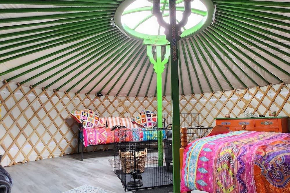 Foto 2 von 22: Cozy Yurt in the heart of Tyrone countryside.