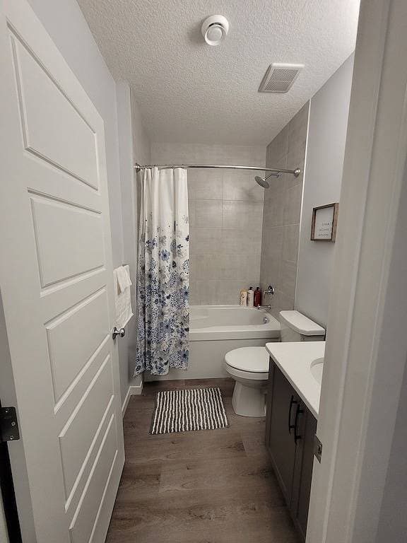 Foto 8 von 19: Affordable Luxury – 2-Bedroom Suite in Wolf Willow, Calgary!