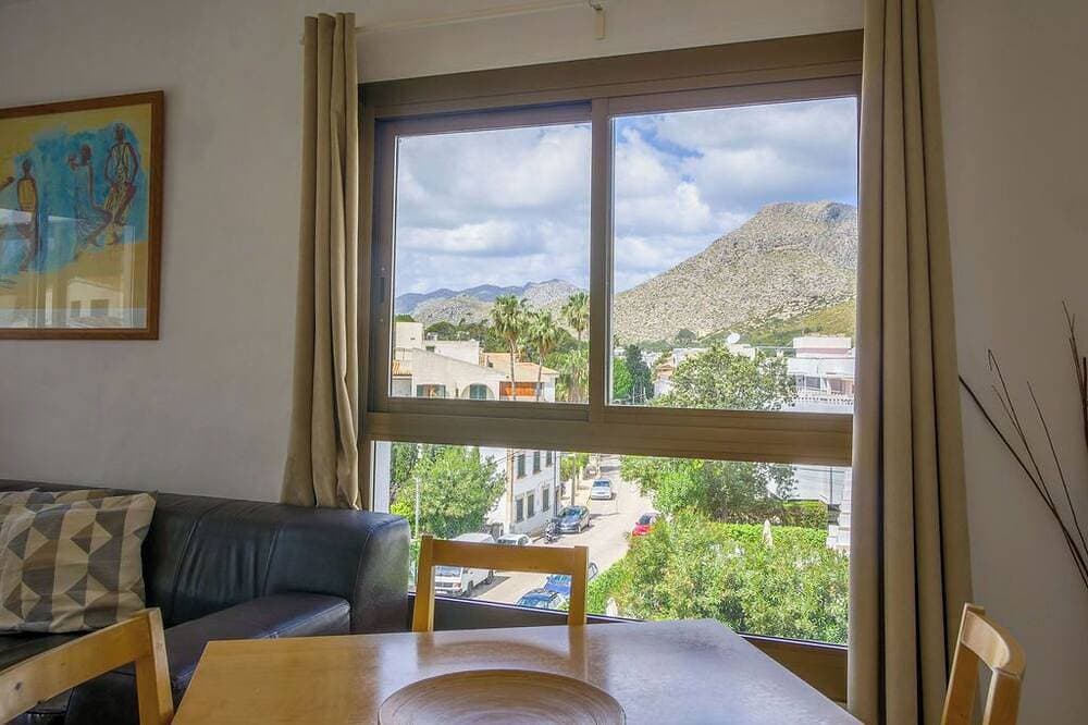 Foto 5 von 18: Pine Walk angrenzend, 3. Stock Wohnung (mit Aufzug) mit WIFI 2 min tolle Aussicht.
