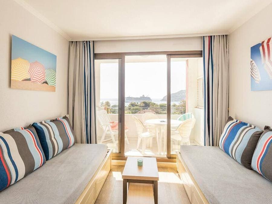 Foto 1 von 29: Pierre & Vacances Résidence L'Ange Gardien - Studio 4 personen - Studio - 1 Schlafalkoven - Terrasse oder Balkon - klimatisiert