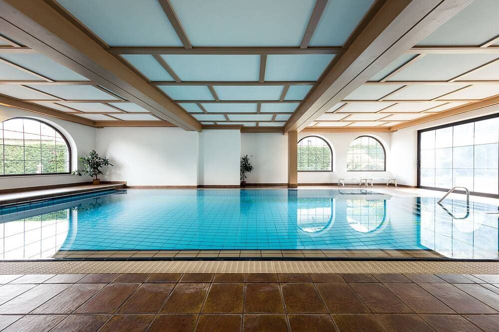Foto 8 von 18: Apartments Obermayr: Ferienwohnung mit Freibad & Hallenbad