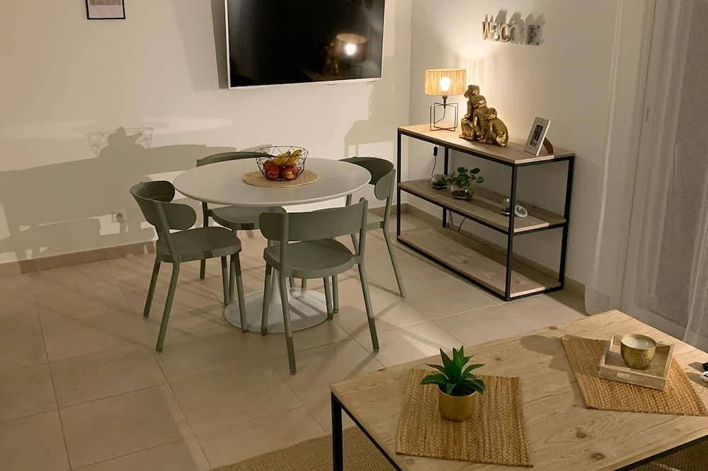 Foto 13 von 30: Prächtige neue 3-Zimmer-Wohnung im Erdgeschoss mit vollem Komfort, Zugang zum Strand und Pool