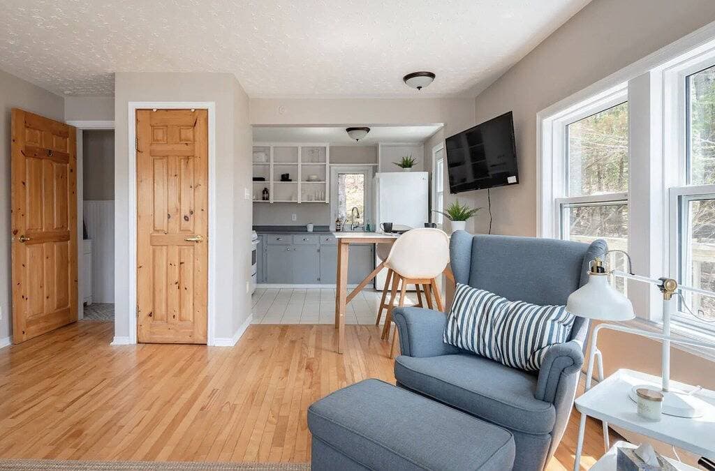Foto 10 von 19: Privater Seeufer-Rückzugsort – Schwimmen, Wein trinken & Sterne beobachten – 25 Min bis Halifax