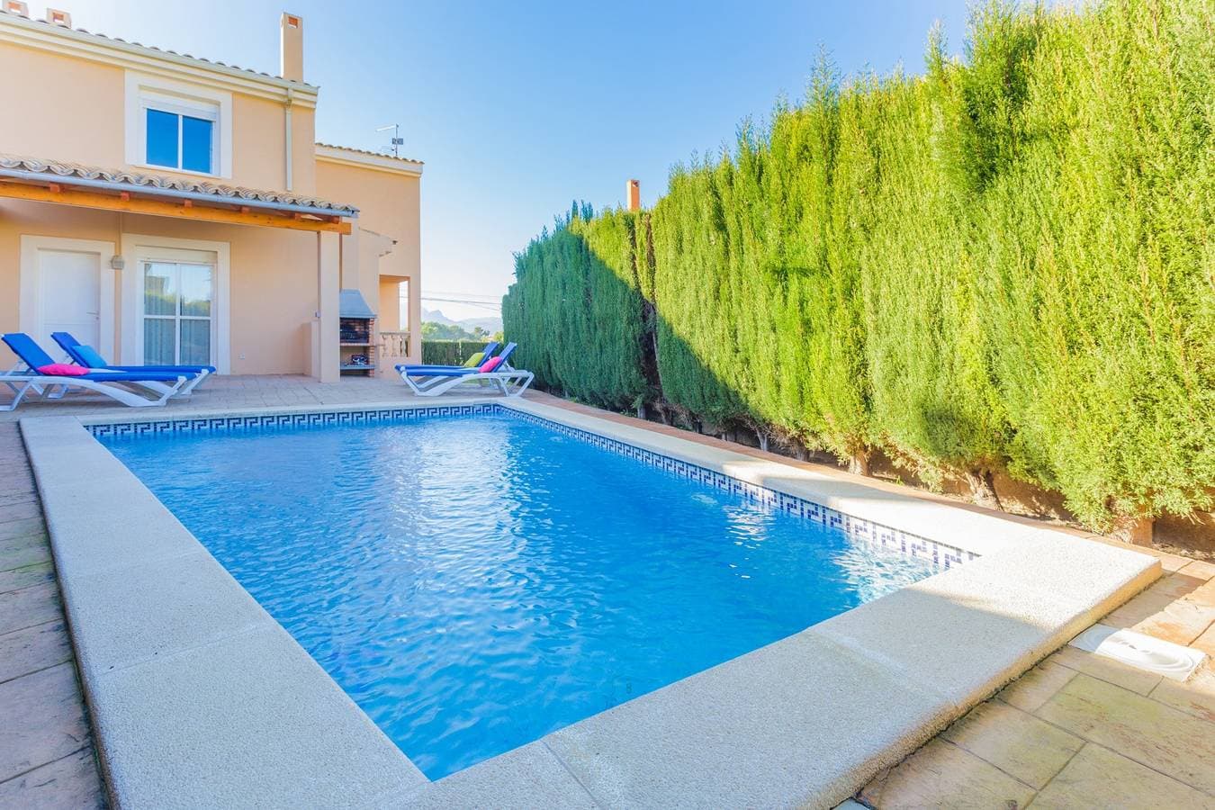 Foto 3 von 27: Villa für 8 Personen mit Balkon