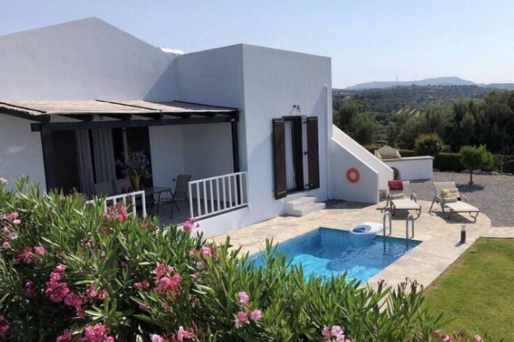 Villa in Kirianna mit privatem Pool 1