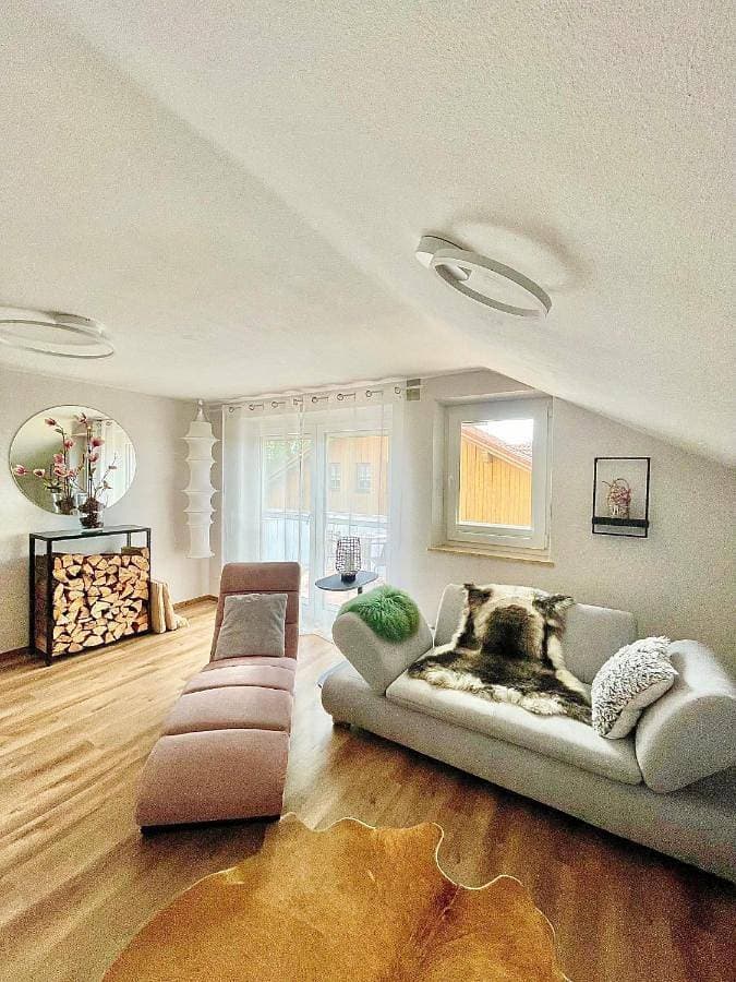 Foto 2 von 49: Two-Bedroom Apartment