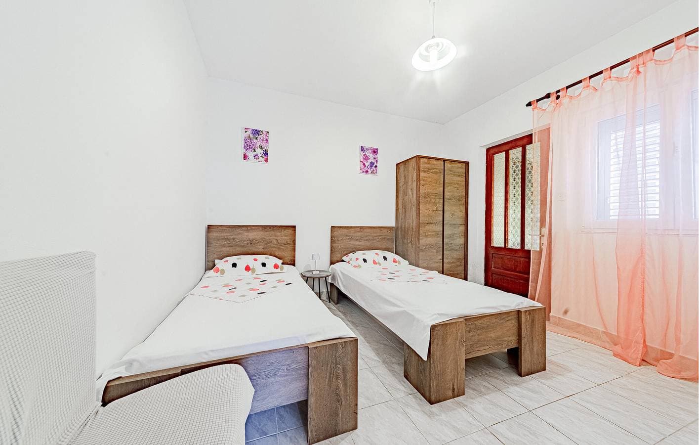 Foto 11 von 25: Gemütliche 2-Zimmer-Wohnung mit Terrasse und Küche, 2 km vom Strand Pavija Luka entfernt