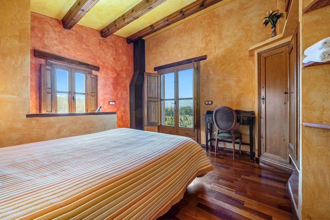 Foto 13 von 41: Finca "Lo Paller" mit Bergblick, Gemeinschaftspool und WLAN
