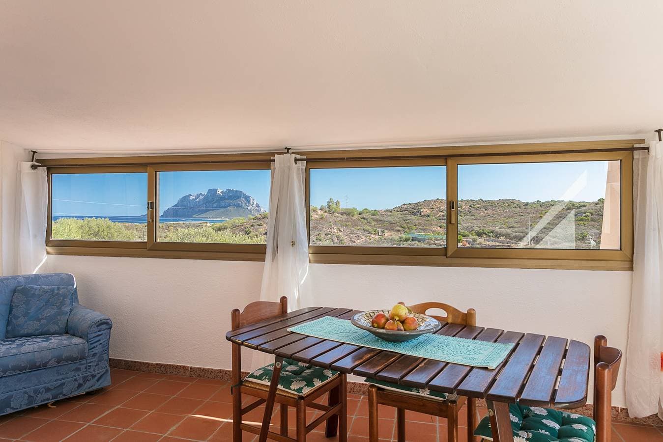 Foto 4 von 23: Ferienwohnung "Casa Marianna" mit Blick auf das Meer und die Berge, Balkon