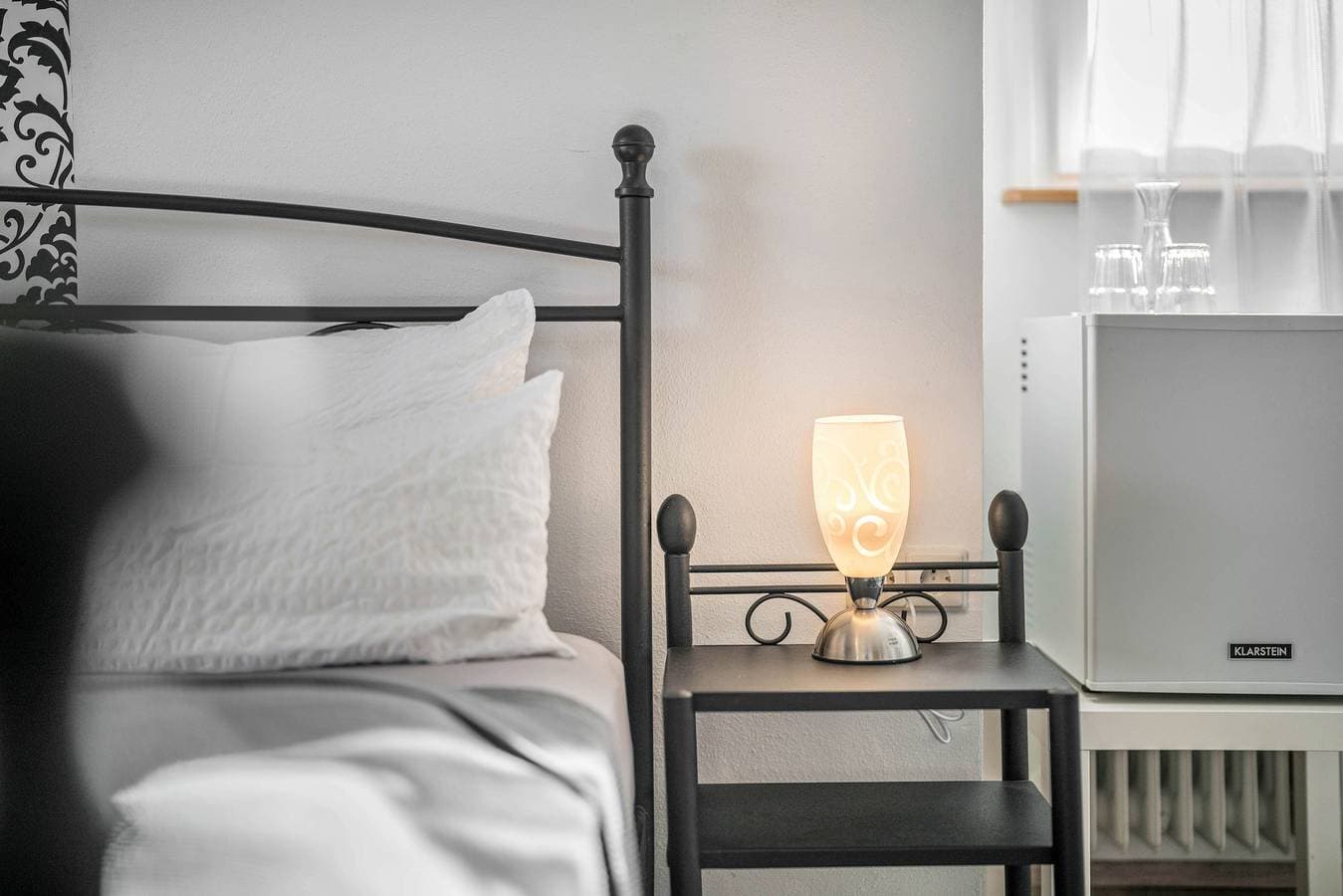 Foto 8 von 34: Zimmer 'Nr 2 mit privatem Balkon', gemeinsamem Garten und WLAN