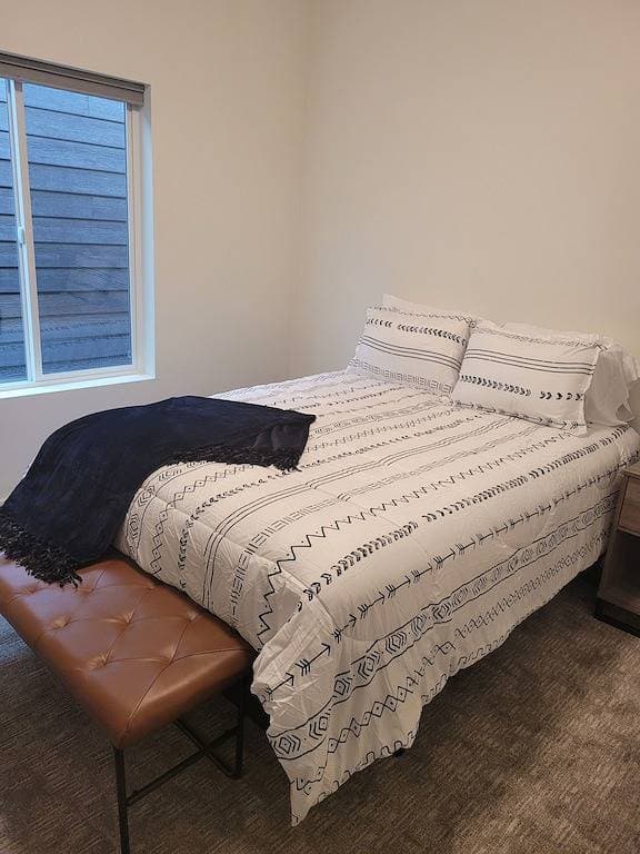 Foto 5 von 40: New Cozy, Modern 3-bedroom home. Close to dtwn Cda