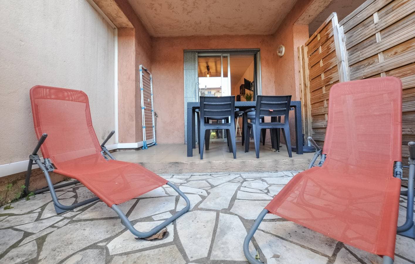 Foto 10 von 16: Gemütliches Apartment mit Terrasse und Parkplatz, 1,5 km zum Strand