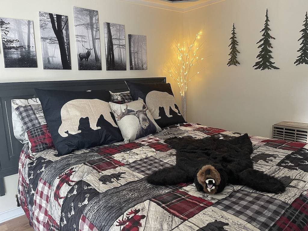 Foto 8 von 24: Cozy Quarters- Perfect getaway in Two Harbors- also has trailer parking!