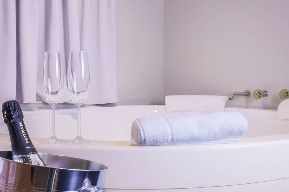 Foto 10 von 20: Casa Mercè - Cozy Two-Room Apartment with an En-Suite Jacuzzi in the Historic Center of Modica