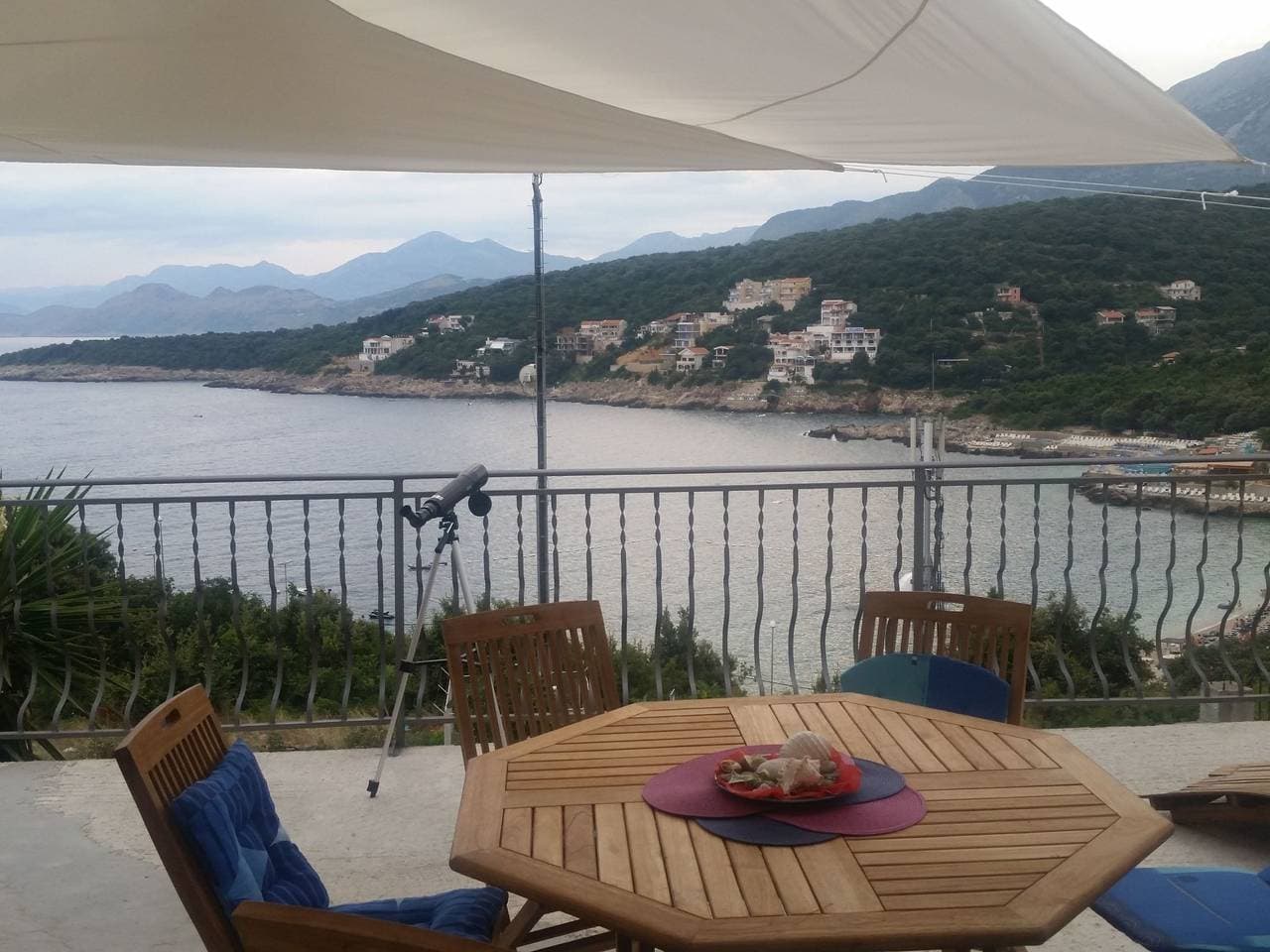 Foto 8 von 55: Gemütliche Wohnung mit Meerblick vom Balkon aus