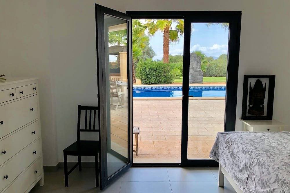 Foto 4 von 30: Exklusive Villa mit beheiztem Pool, Whirlpool und Außenküche