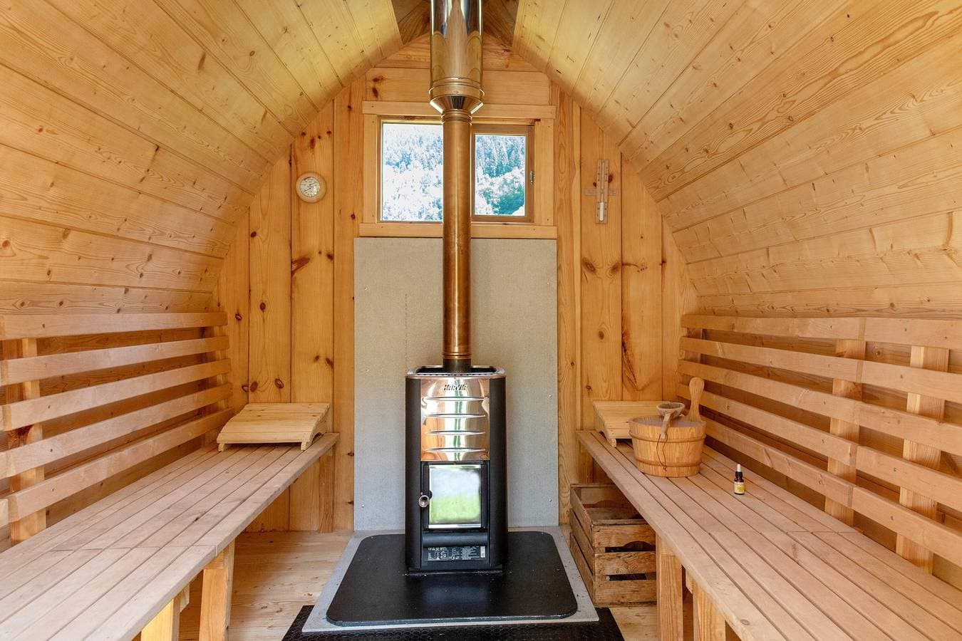 Foto 10 von 53: Apartment im Chalet 'Wohnbereich mit Deluxe-Zimmer' mit Bergblick