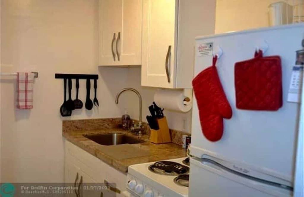 Foto 9 von 10: Apt#4 -Charming relaxing -beautiful Apt-80yard walk to the Beach wBBQ/ Patio
