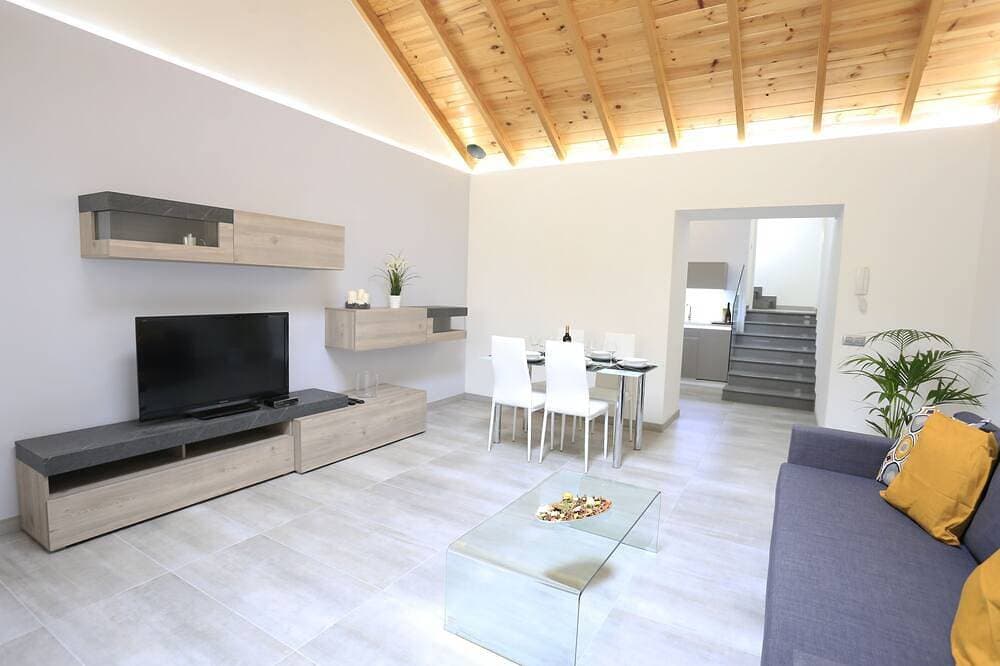 Einzelhaus mit 3 Schlafzimmern, 3 Bädern, Wohnzimmer, Küche, Garten 1