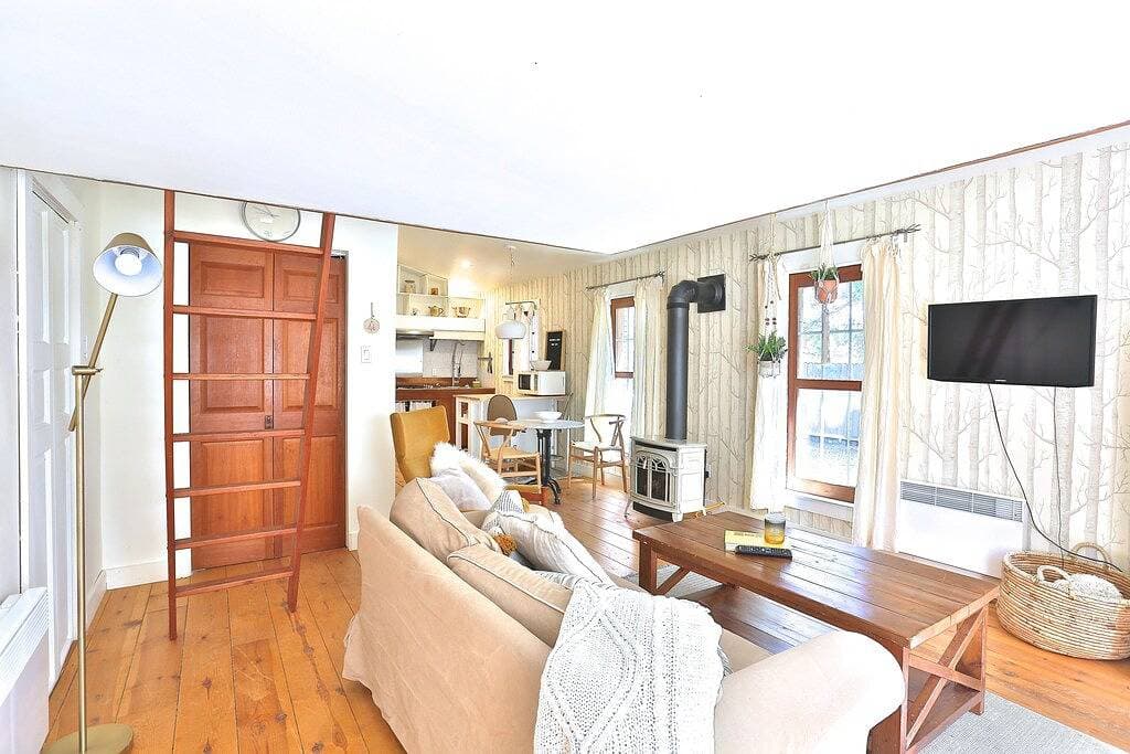 Foto 3 von 15: Perfect Winter Weekend Loft in the ❤️ of the Eastern Townships