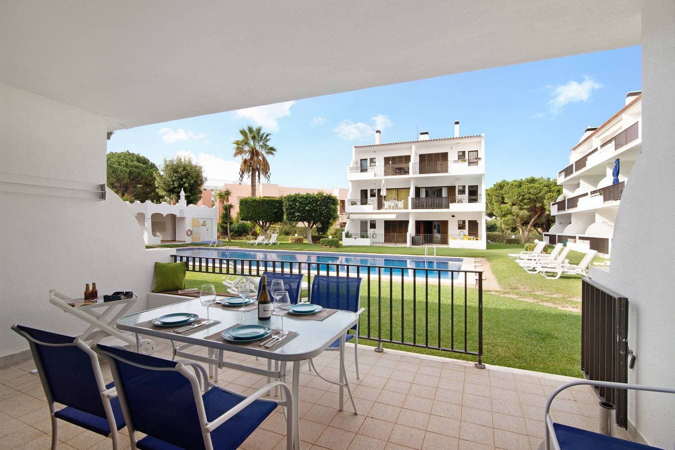 Foto 3 von 19: Ferienwohnung "Mouramar Vilamoura" mit Pool, WLAN, Garten & Balkon