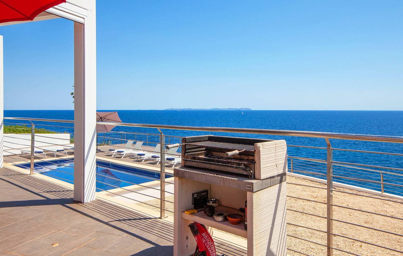 Foto 11 von 57: Apartment mit Meerblick, Pool und Küche in der Nähe des Strandes Cala Pi