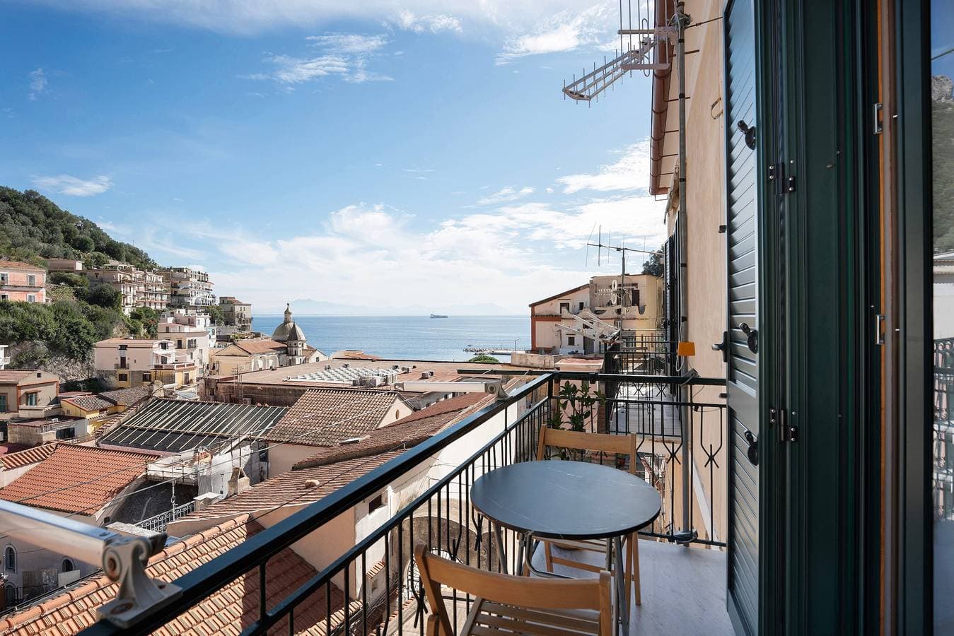 Foto 3 von 23: Ferienhaus 'A' Russella' mit Meerblick, Wi-Fi und Klimaanlage