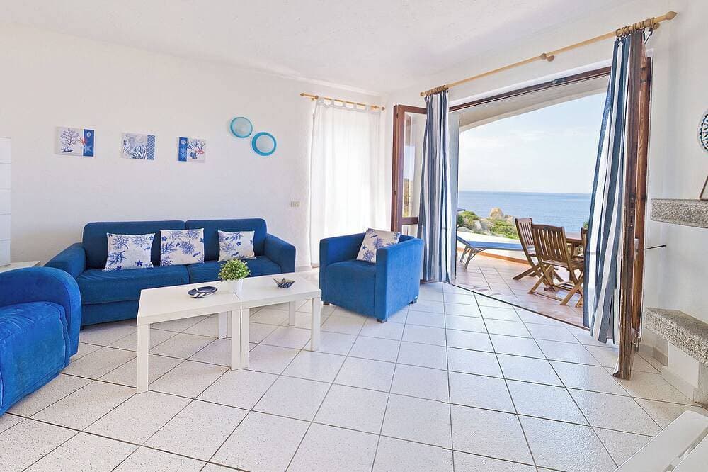 Foto 9 von 30: Beachfront villa on the first row with breathtaking sea view