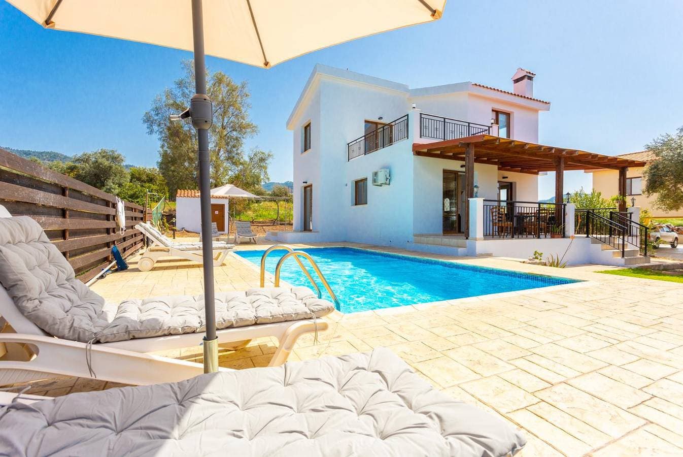 Foto 5 von 35: Villa für 6 Personen mit Terrasse