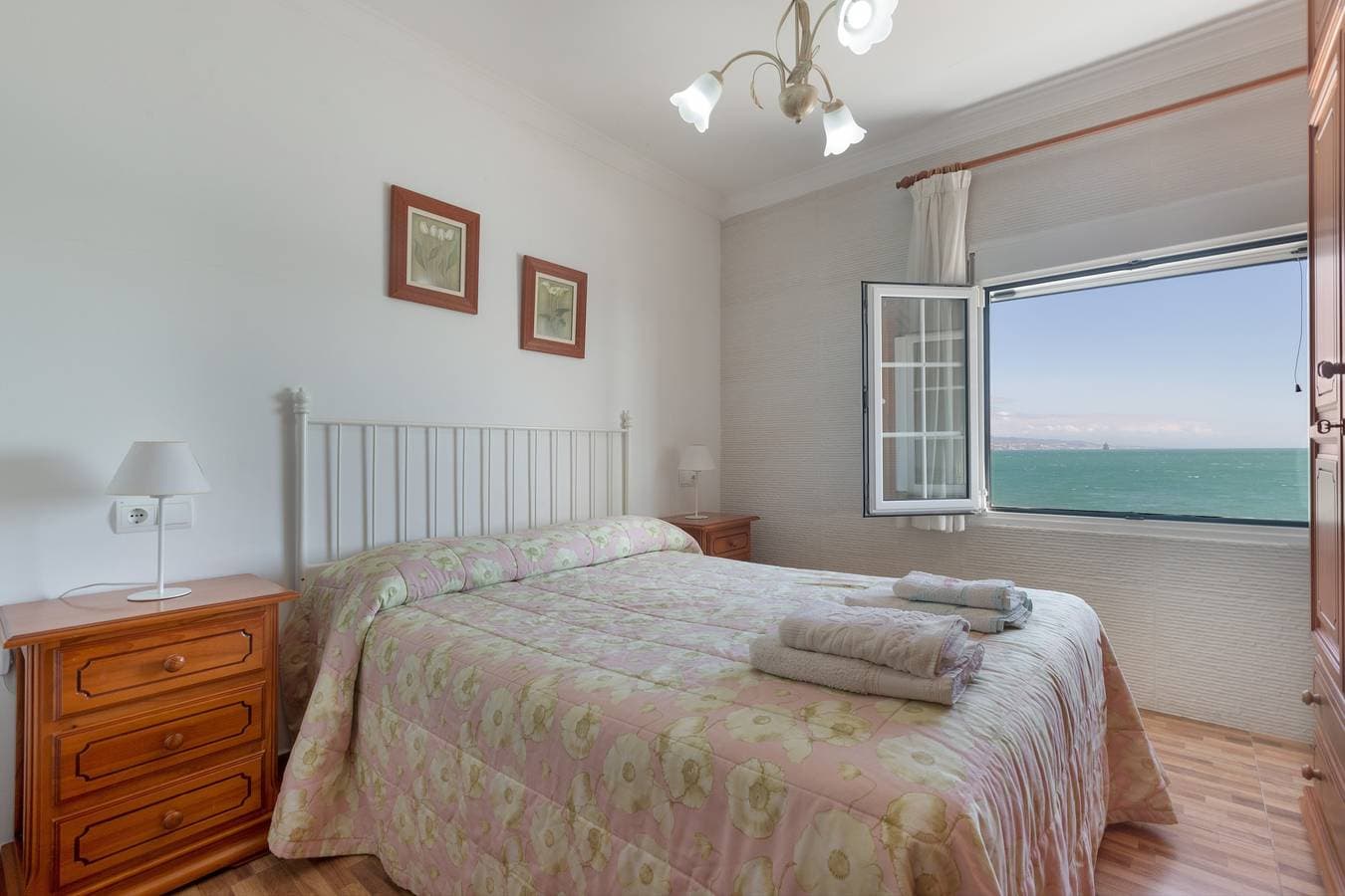 Foto 7 von 27: Apartment in erster Strandreihe mit herrlichem Blick auf die Bucht von Málaga
