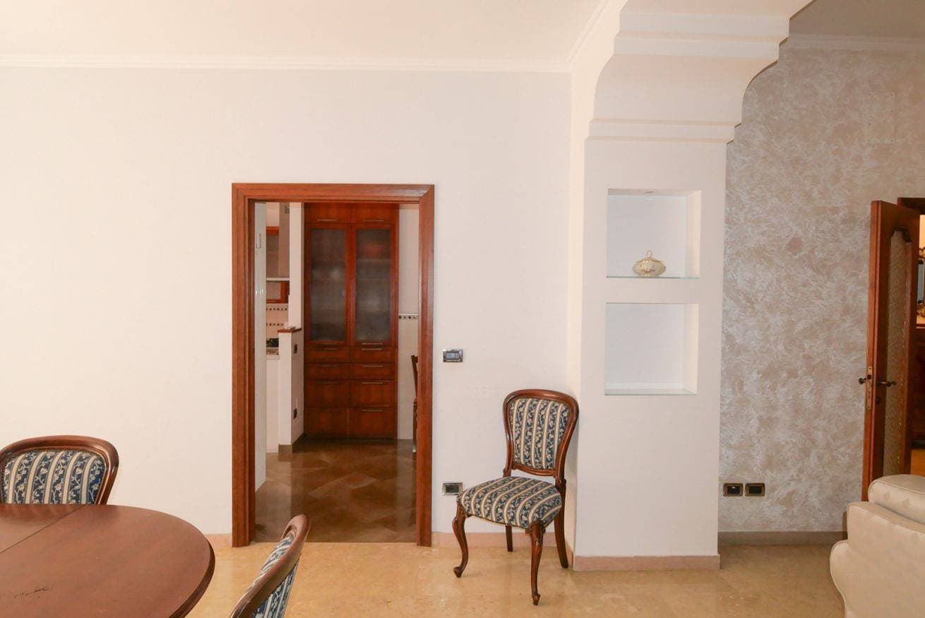 Foto 5 von 39: Ferienwohnung für 6 Personen mit Balkon/Terrasse