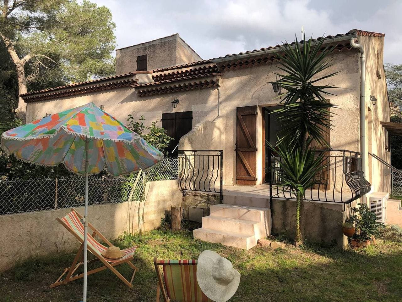 Gemütliches Studio mit Mezzanine, Garten & Parkplatz in ruhiger Wohngegend, 4 Pers. 1