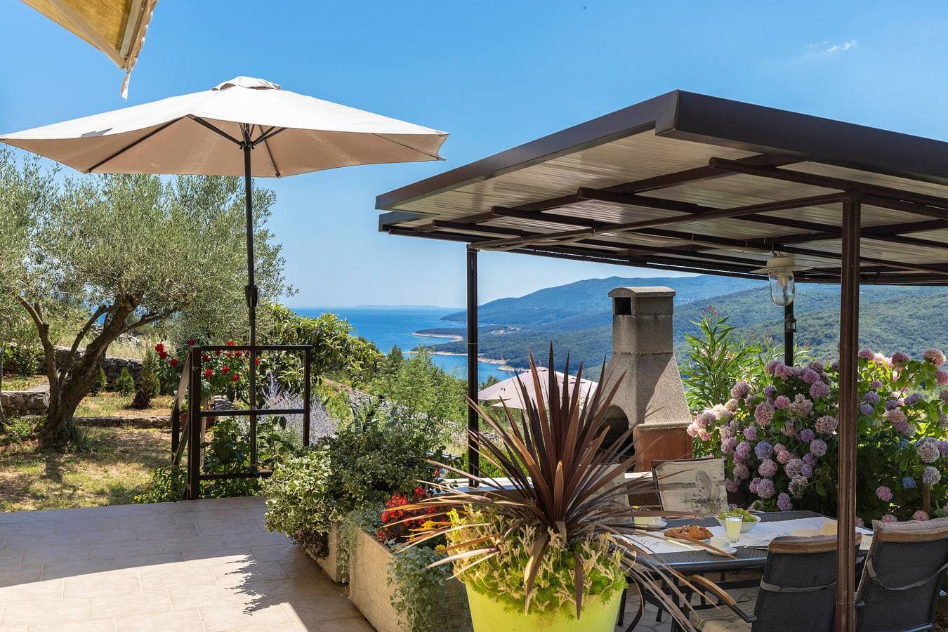 Foto 3 von 35: Ferienhaus für 6 Personen mit Terrasse