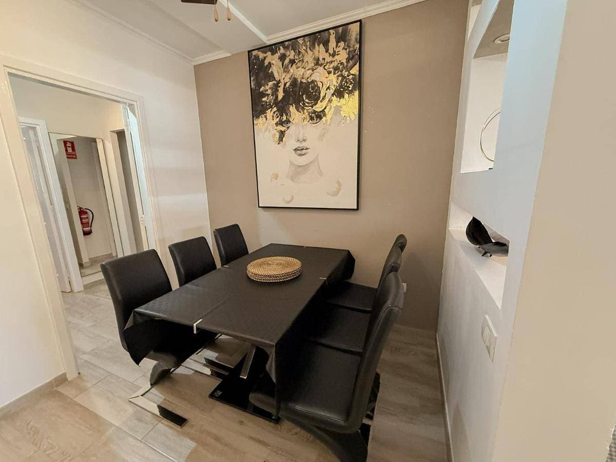 Foto 5 von 33: Three-Bedroom Apartment