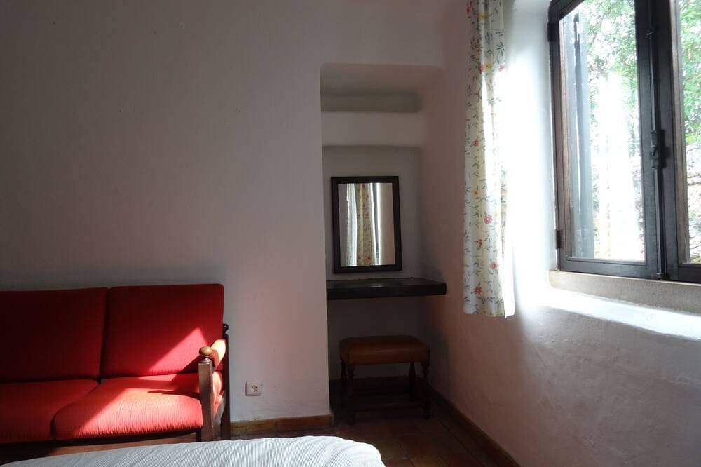 Foto 4 von 30: Ruhiges Ferienhaus in fantastischer Lage mit beheizbarem privaten Pool  Wifi 500