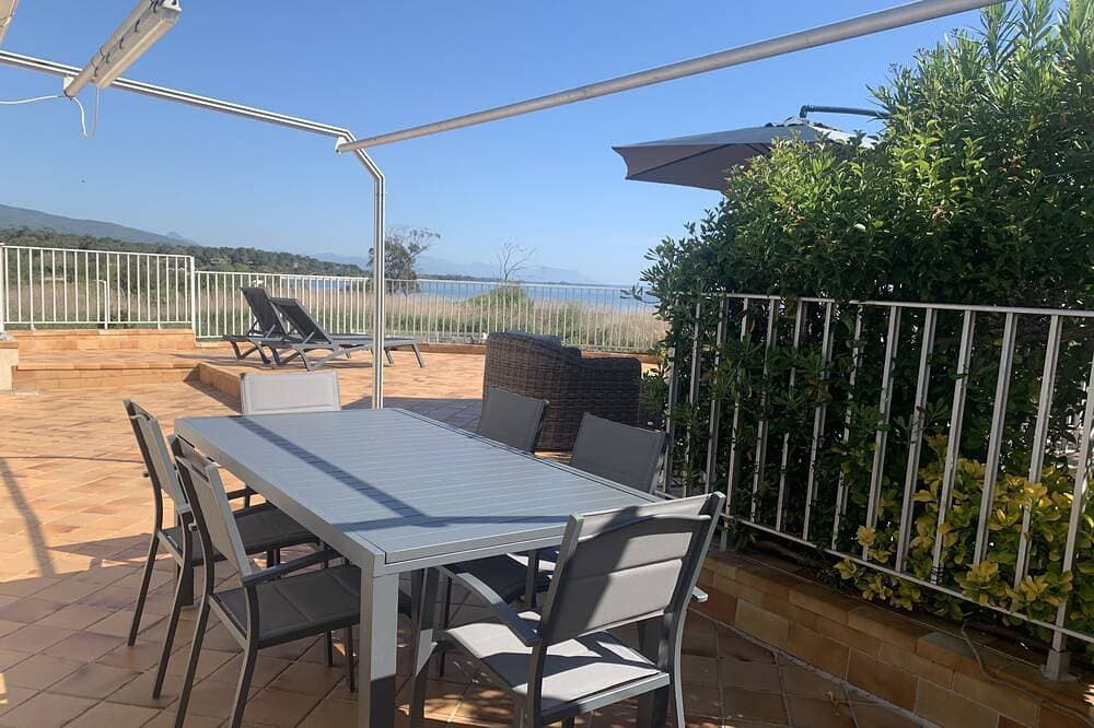 Foto 13 von 13: 4-star waterfront villa with exceptional sea views