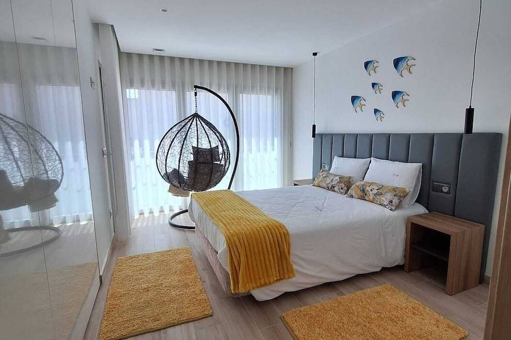 Foto 3 von 13: Casa Bico da Agulha, 3 bedrooms, 7 minutes from the beach