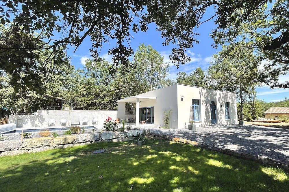 The 4* Summer Pavilion - elegant and bright 1