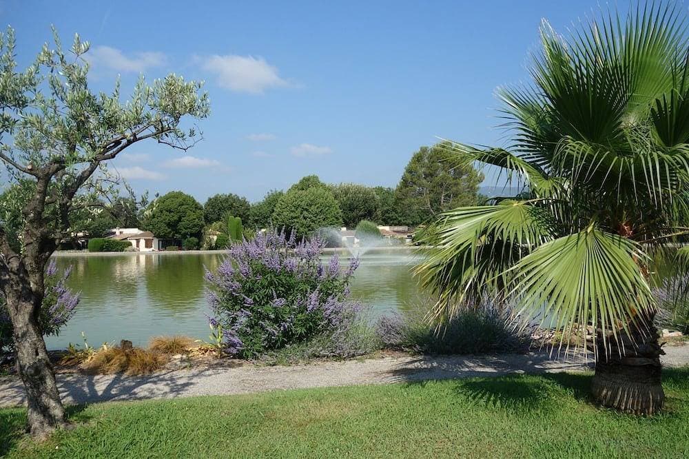Foto 6 von 10: Charming cottage in quiet, secure residence.