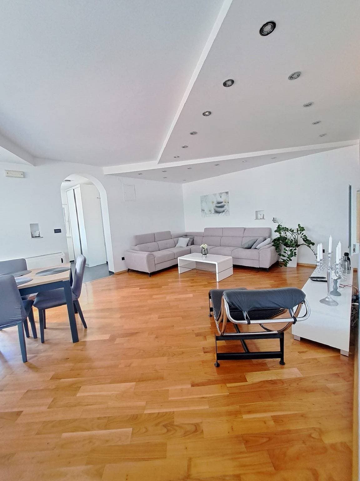 Foto 8 von 31: Ferienwohnung für 6 Personen mit Balkon