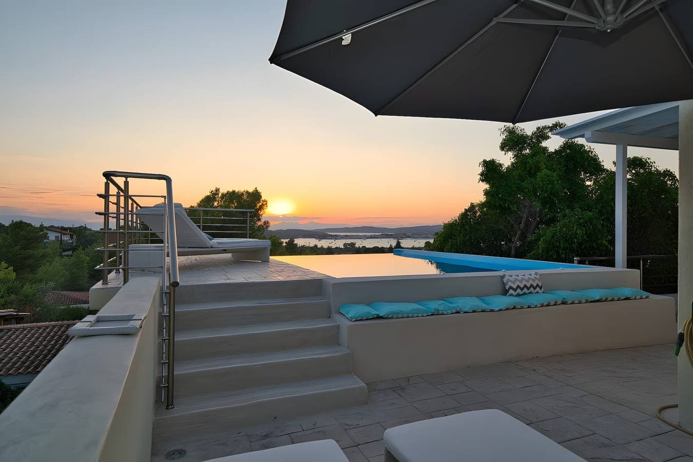 Foto 7 von 28: Heli View Apartment mit privatem Pool und Meerblick