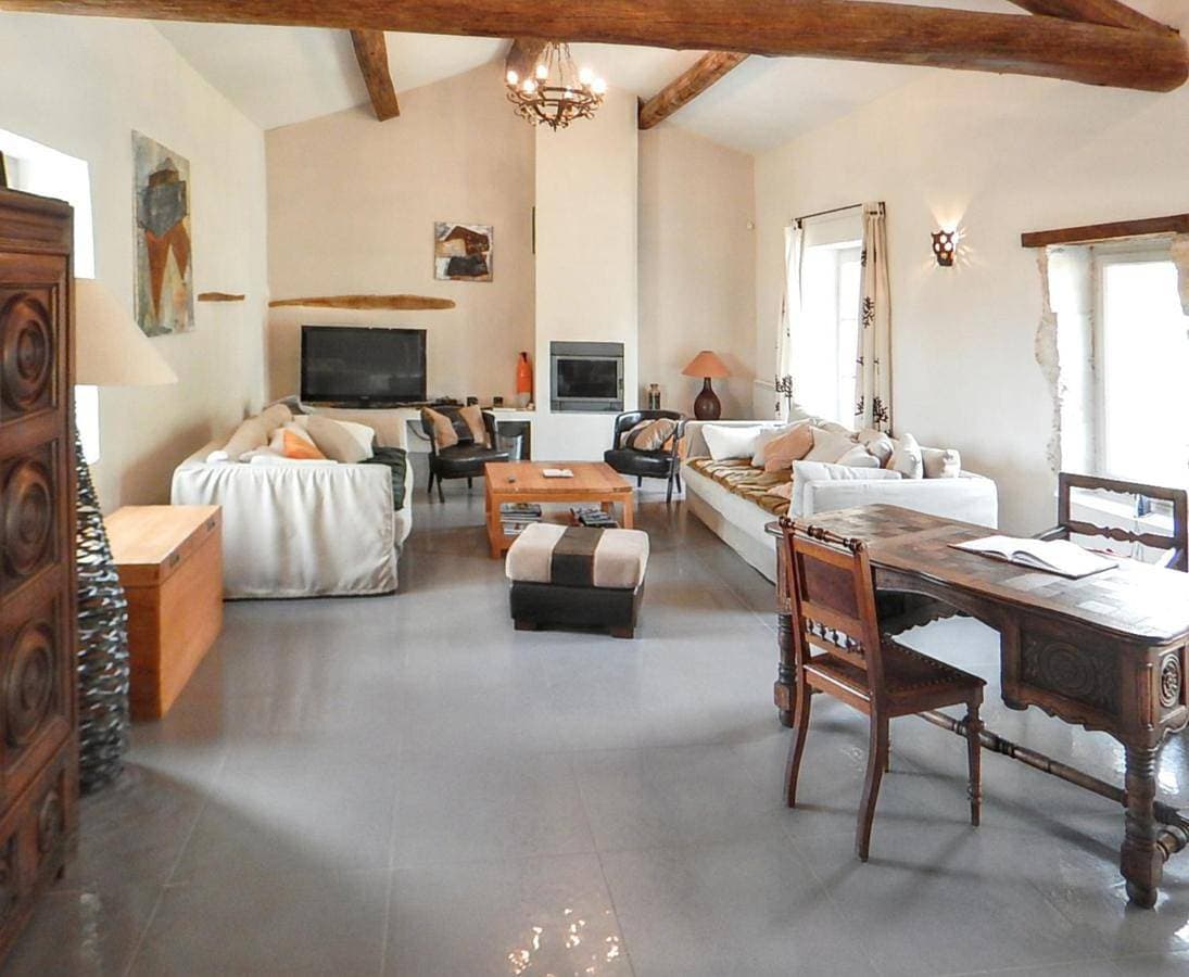 Foto 4 von 5: Five-Bedroom Villa