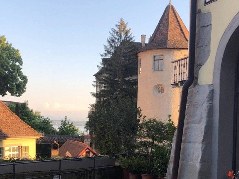 Foto 4 von 26: Winzerhäusle Meersburg - Fährblick-modernes Studio mit Seesicht