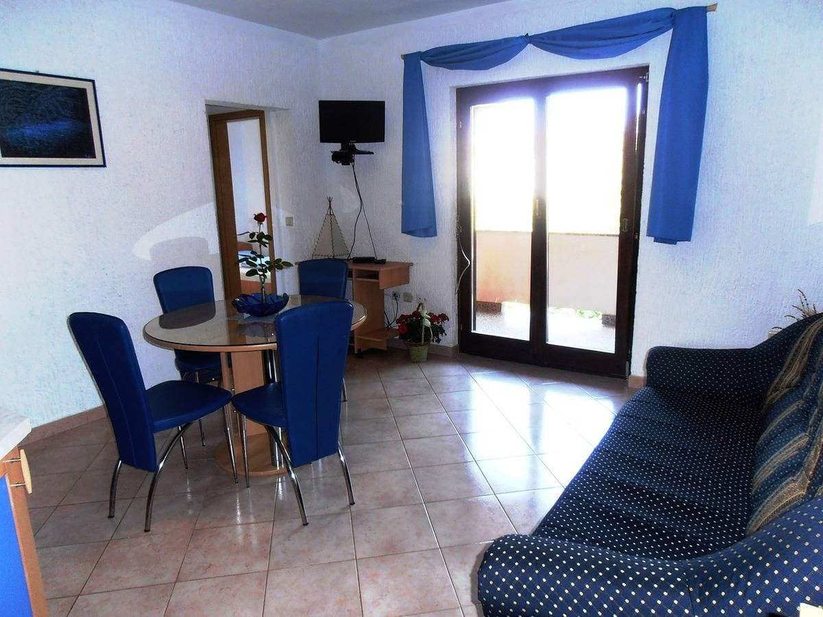 Foto 3 von 24: Comfortable Apartment with 2 bedrooms (2 adults + child)