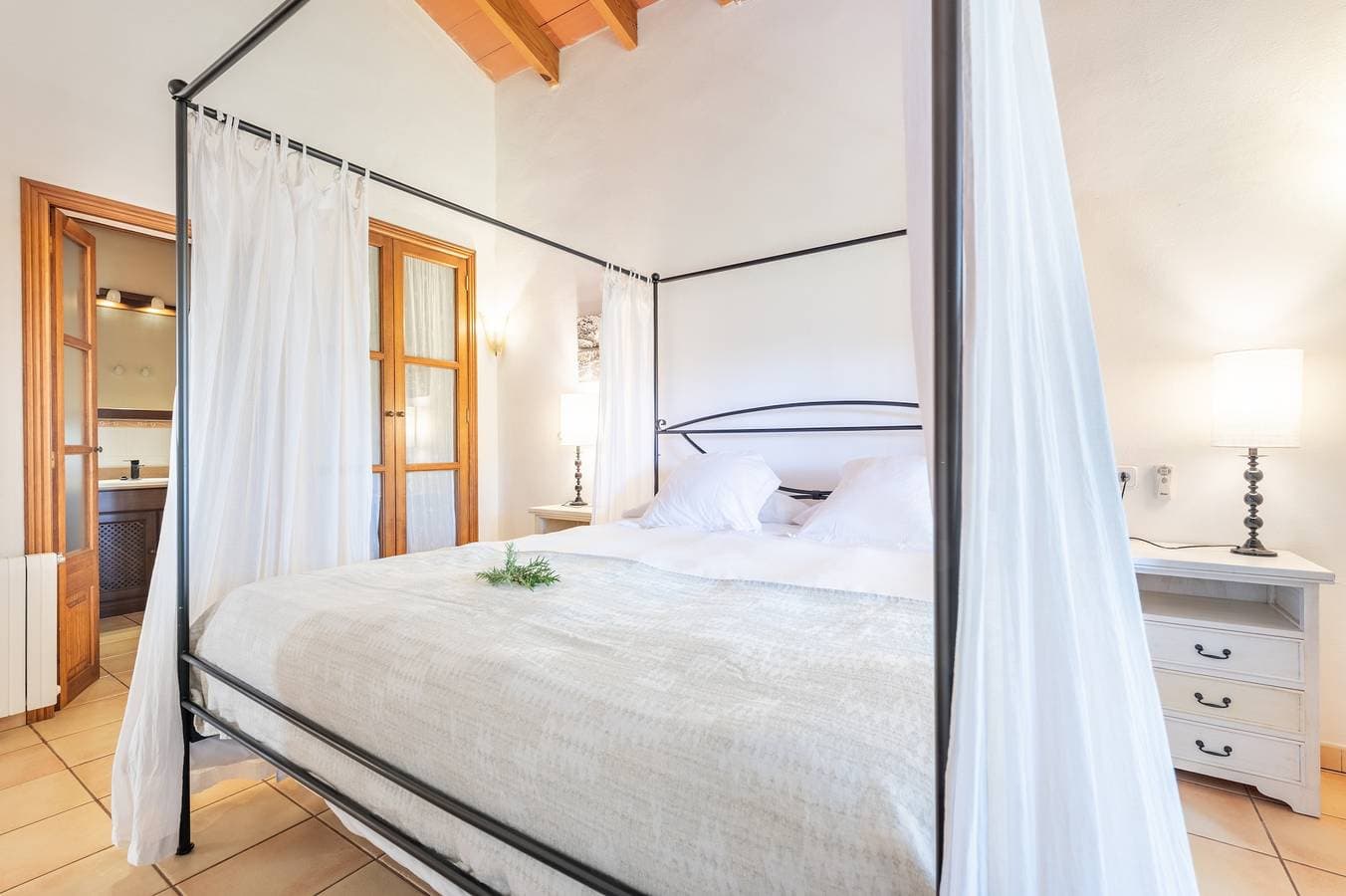 Foto 10 von 24: Villa „Es Lledoner 2“ mit Bergblick, Gemeinschaftspool und WLAN