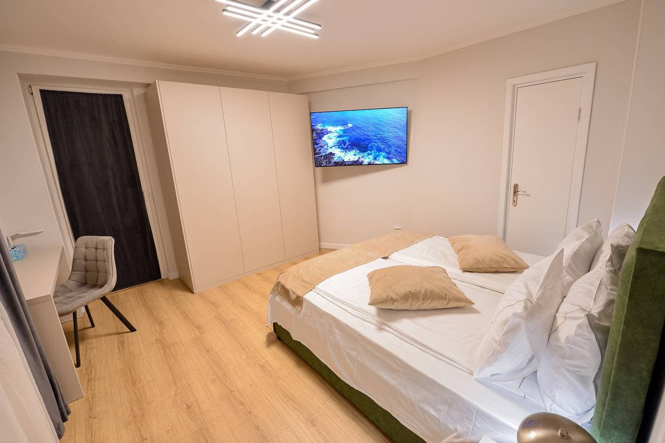 Foto 6 von 23: Libra Apartment - Zwei Schlafzimmer - 5 Gäste - Neben den Cismigiu-Gärten