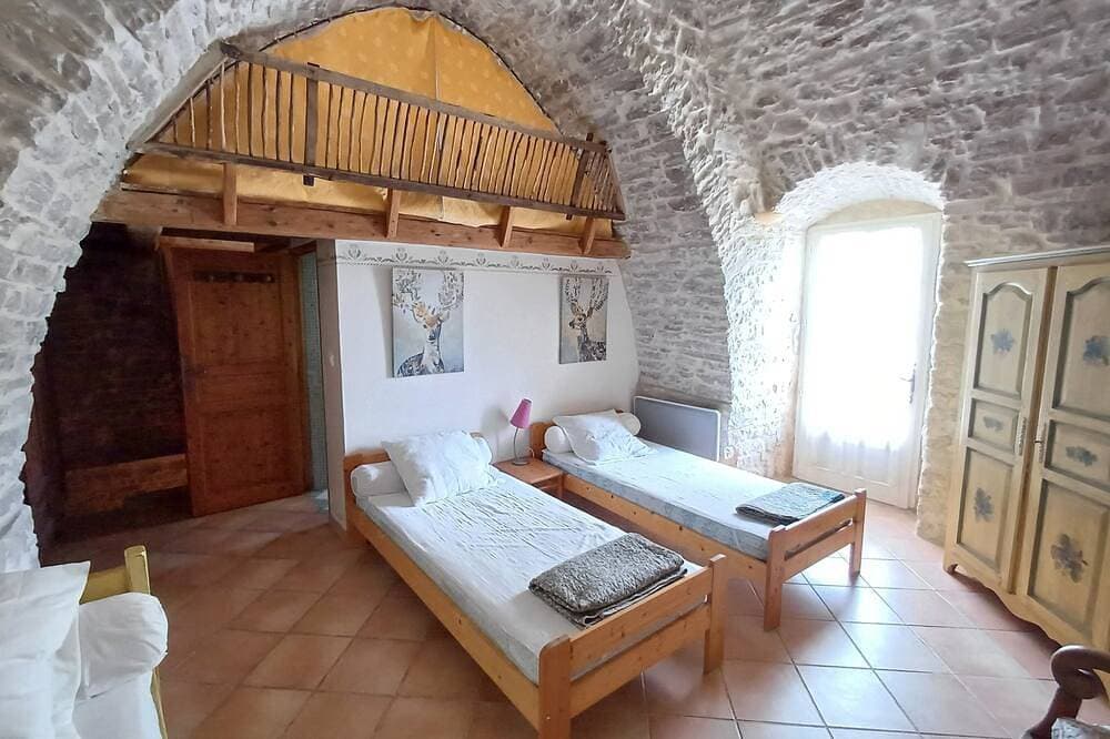 Foto 5 von 30: La Bergerie, Gîte de France, private heated pool.