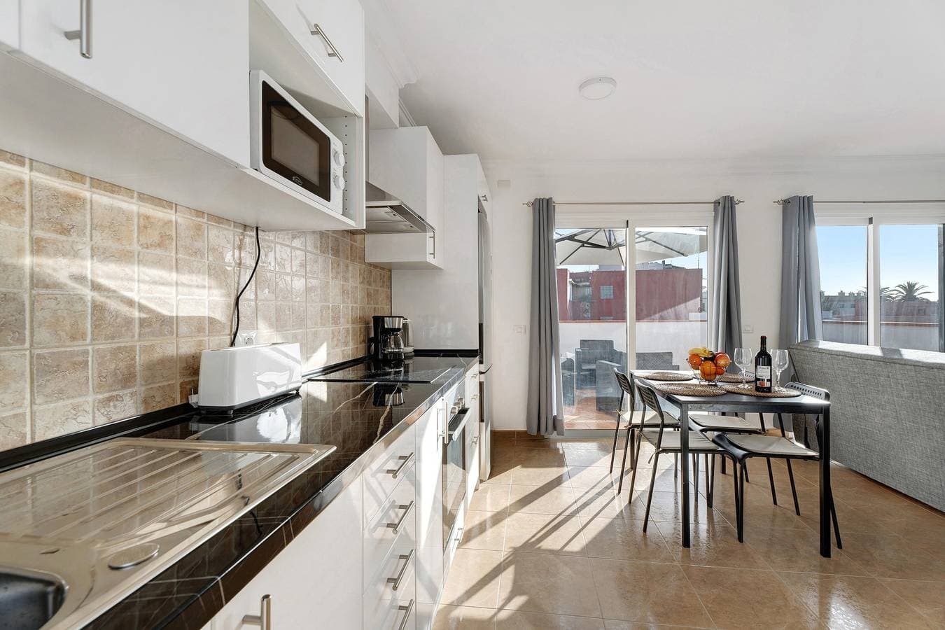Foto 11 von 24: Ferienwohnung 'Ático San Jose' mit Meerblick, privater Terrasse und WLAN