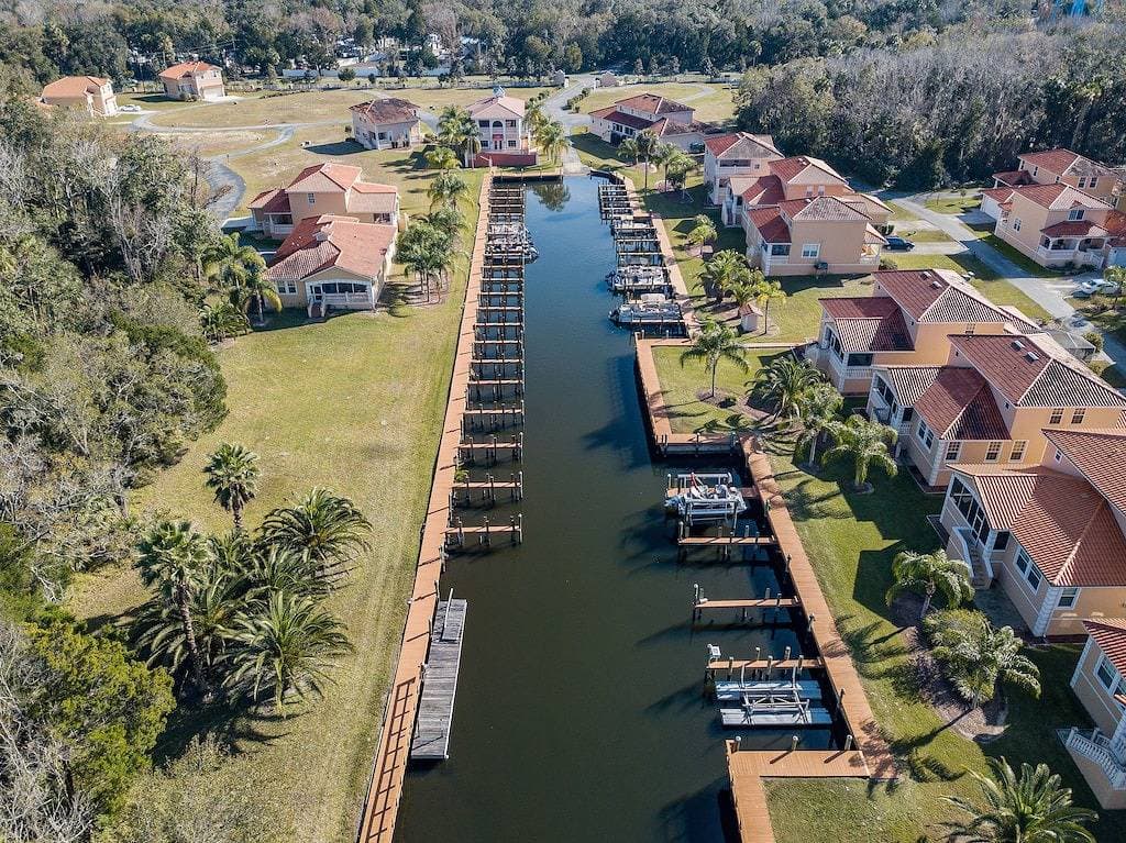 Foto 5 von 44: Ganz neu (November 2017) 3 Br, 2. 5 Ba Duplex Villa am Fluss Homosassa (160)